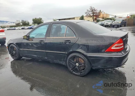 2004 Mercedes-Benz C 230K Sport Sedan z USA, uszkodzony, nr VIN WDBRF40J94A630636